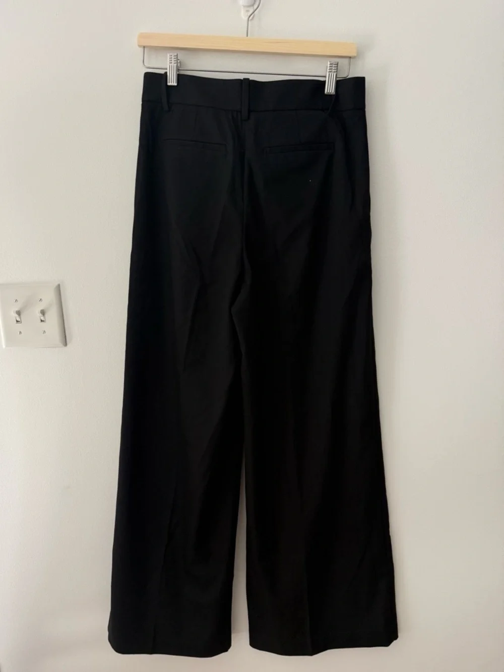 The Harlow Superwide-Leg Trouser in Brushed Twill - Picture 3 of 9